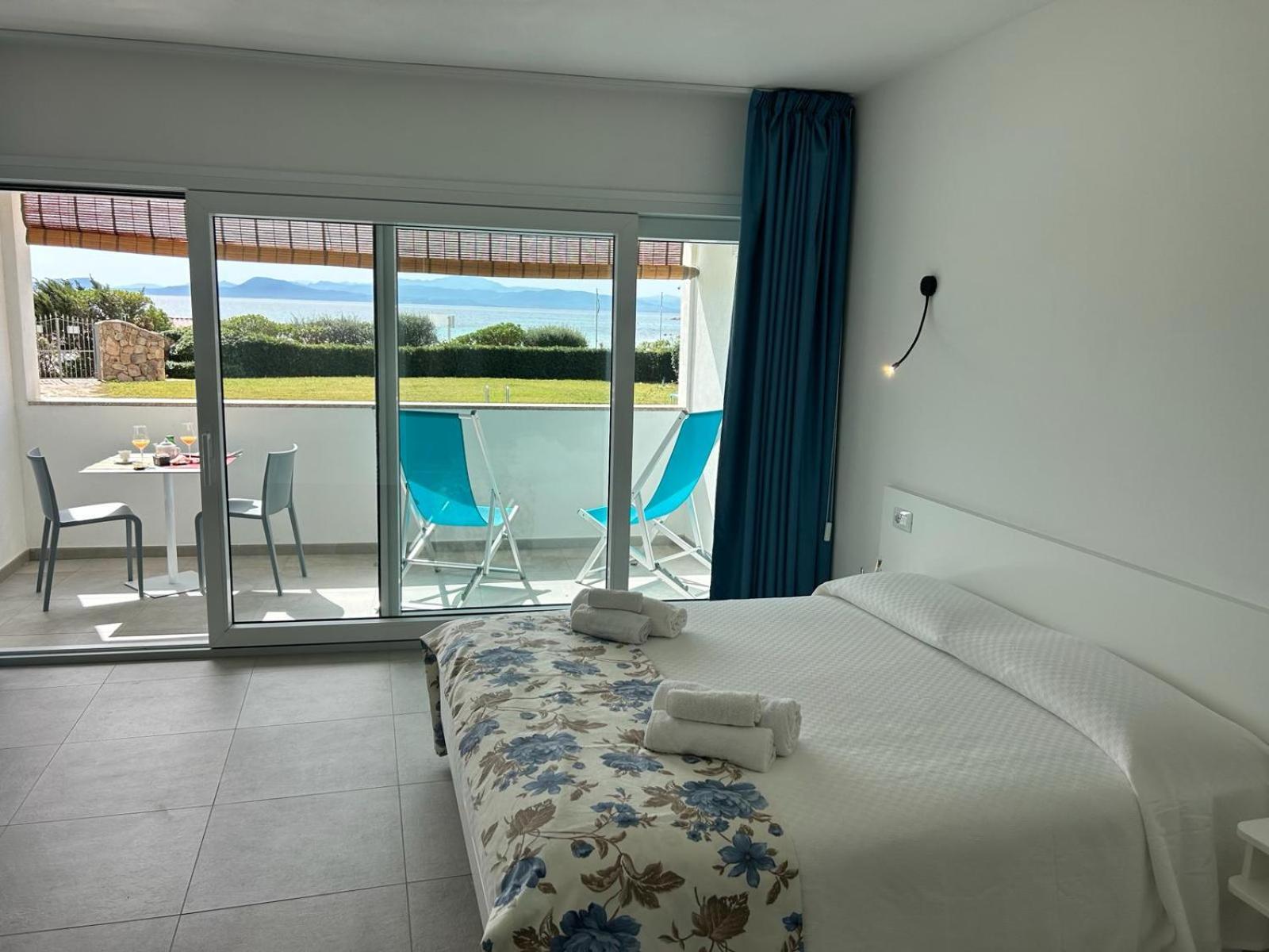 Rooms, Affittacamere Maksim Golfo Aranci Exteriér fotografie
