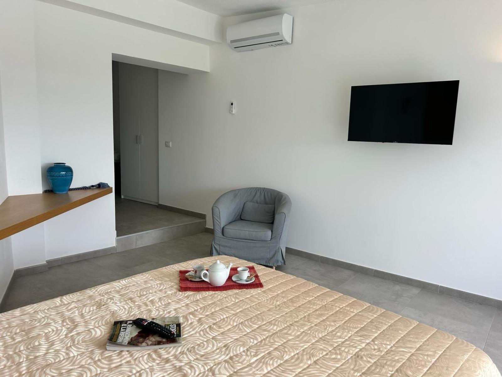 Rooms, Affittacamere Maksim Golfo Aranci Exteriér fotografie