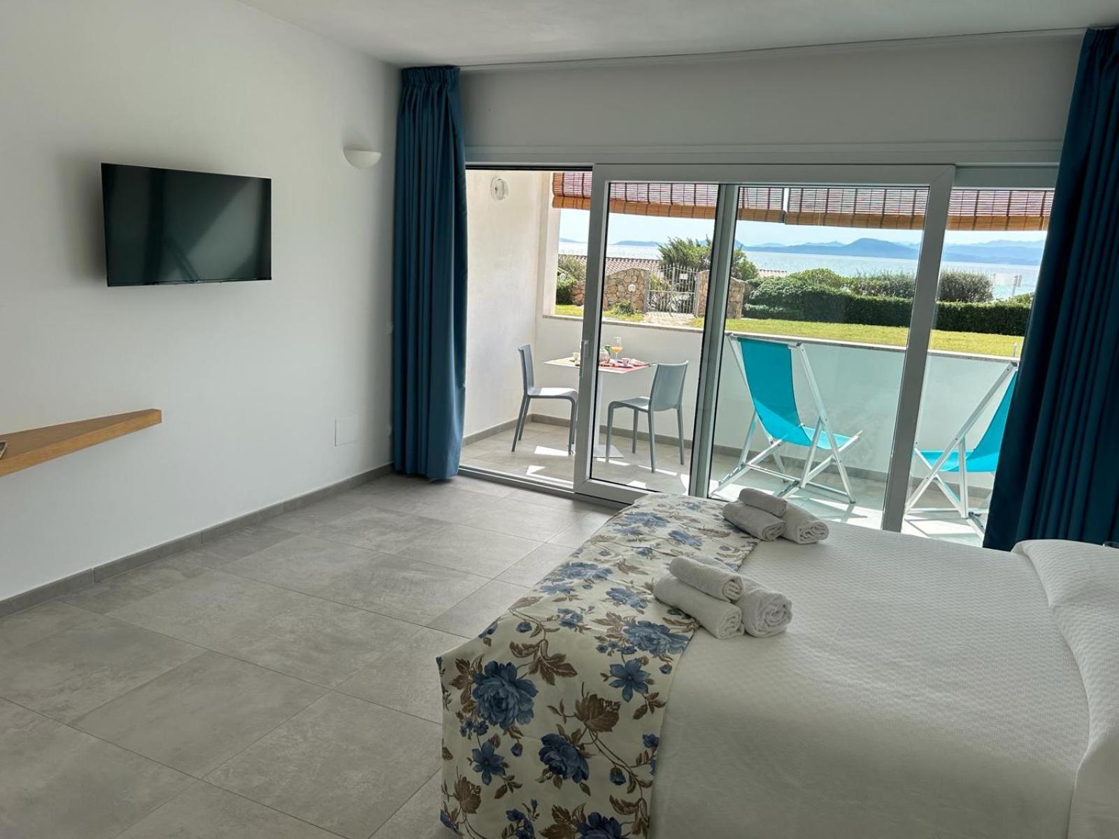 Rooms, Affittacamere Maksim Golfo Aranci Exteriér fotografie