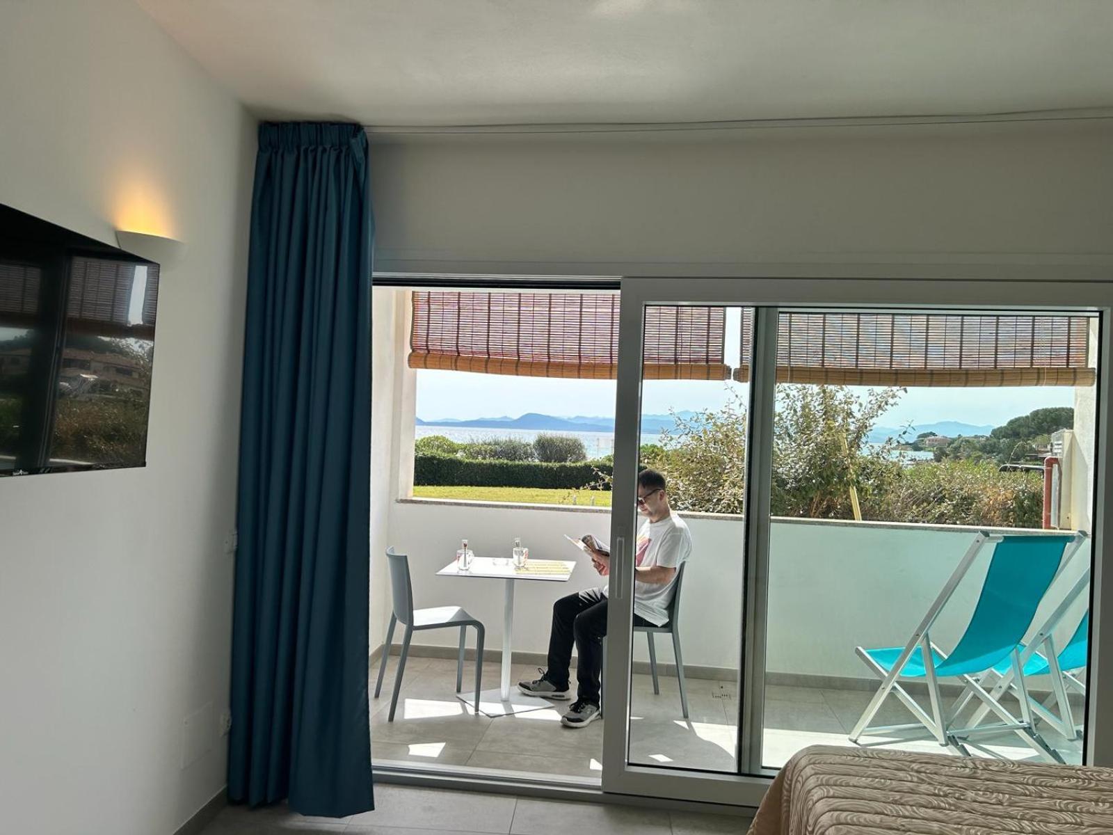 Rooms, Affittacamere Maksim Golfo Aranci Exteriér fotografie