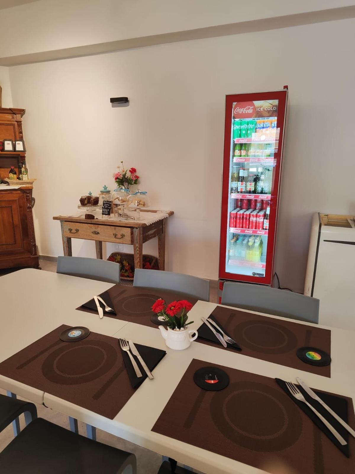 Rooms, Affittacamere Maksim Golfo Aranci Exteriér fotografie