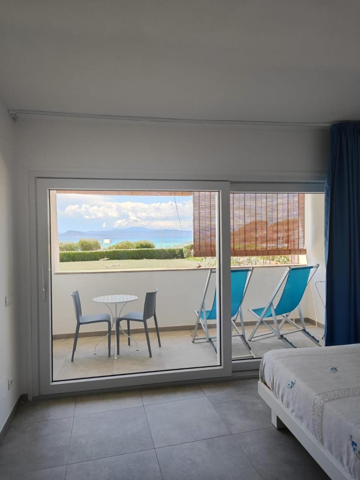 Rooms, Affittacamere Maksim Golfo Aranci Exteriér fotografie