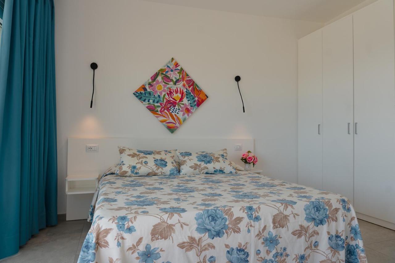 Rooms, Affittacamere Maksim Golfo Aranci Exteriér fotografie