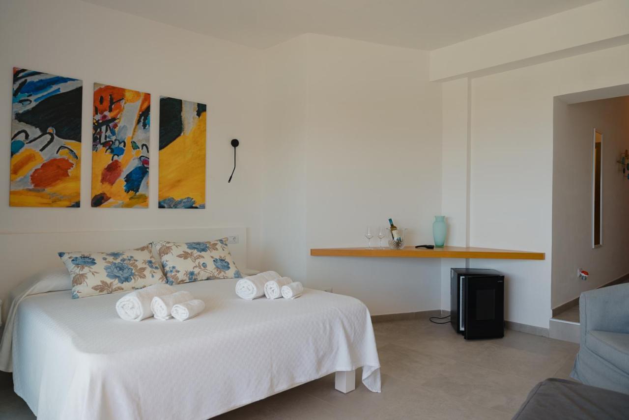 Rooms, Affittacamere Maksim Golfo Aranci Exteriér fotografie