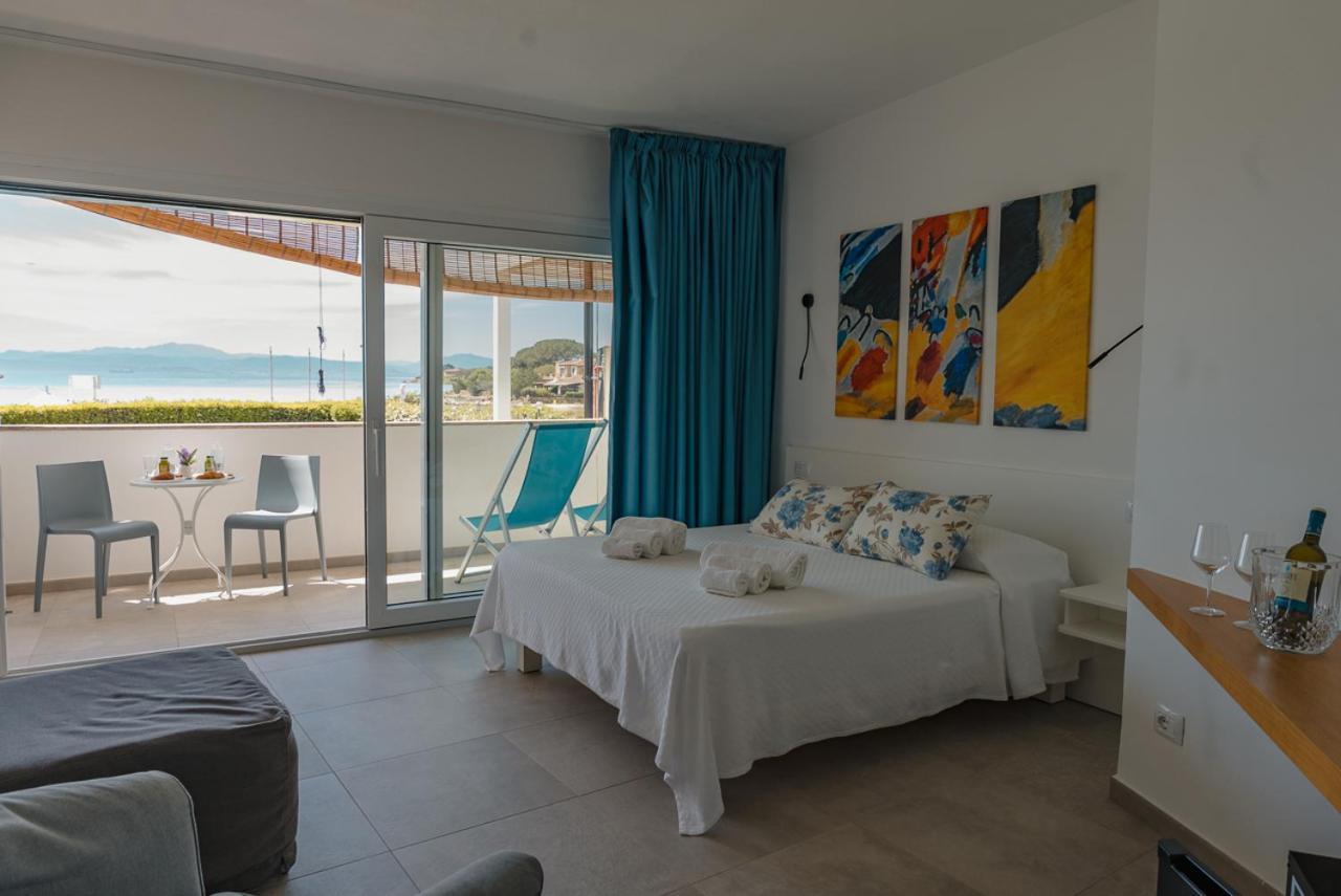 Rooms, Affittacamere Maksim Golfo Aranci Exteriér fotografie